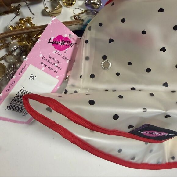 NWT Luv Betsey Johnson Bucket Hat Rain Hat Polka Dot OSFA Gorgeous - Picture 2 of 5